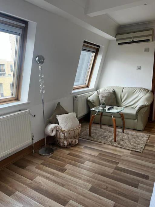 Quirky Studio Flat Selfcontained 伦敦 外观 照片